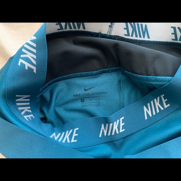 Women’s Nike high-Rise Leggings - Picture 2 of 3